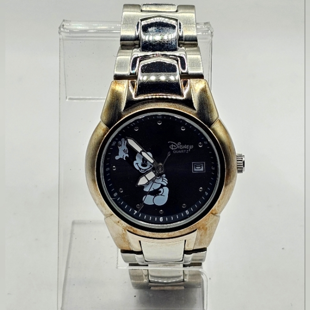 Retro Collectors Series Authentic Disney Parks Mickey Watch New Battery Working